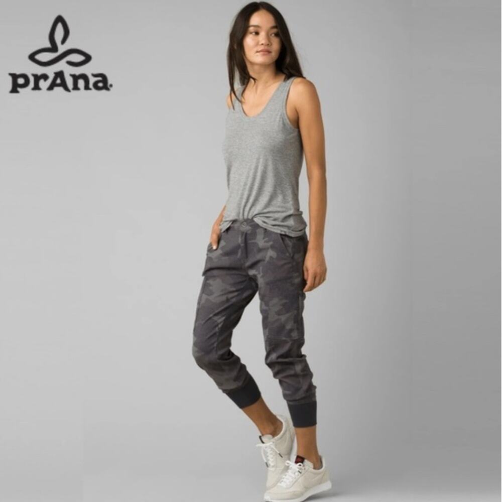 PRANA womens camo multi pocket joggers 6